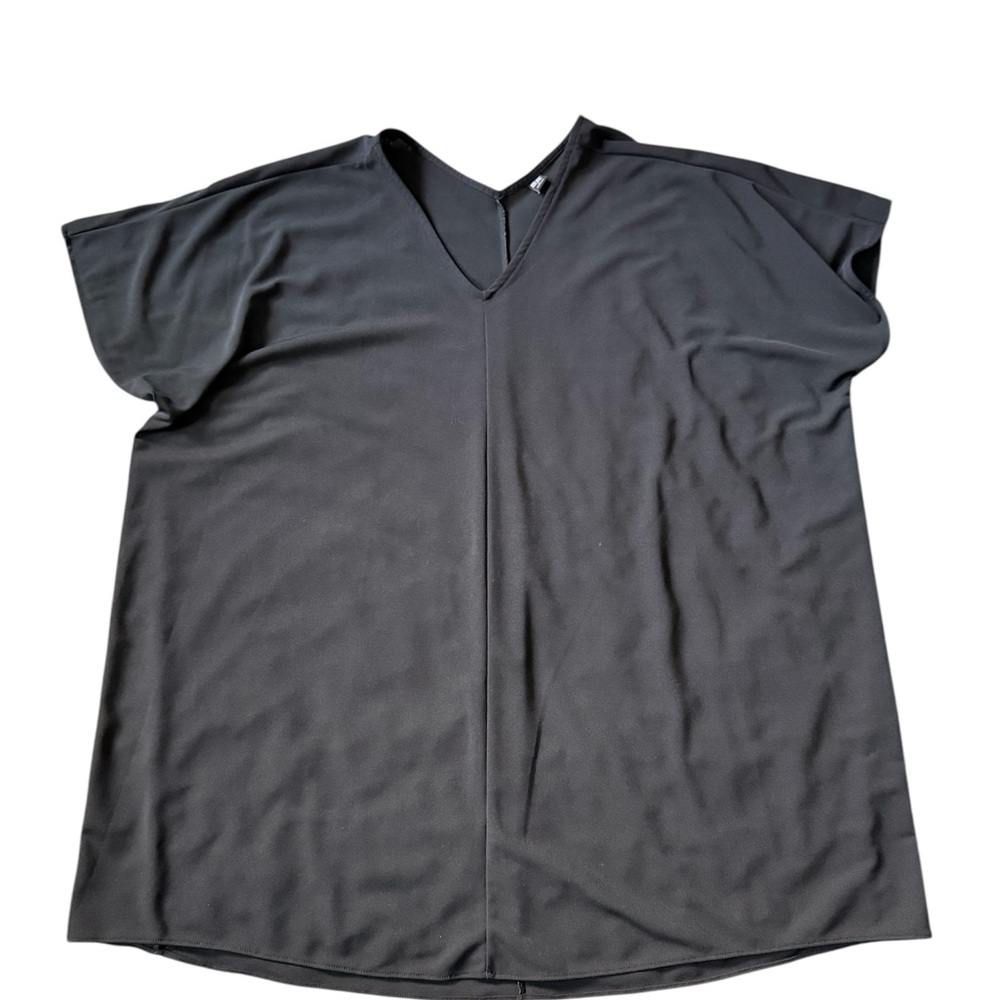 Uniqlo Women’s Black V-Neck Top Size Small - 2 Pack Bundle